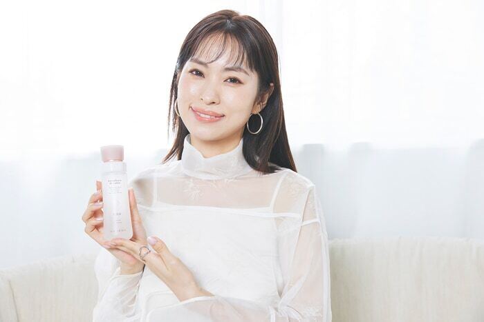 再春館製薬所タイアップ　ドモホルンリンクル　岡本静香様