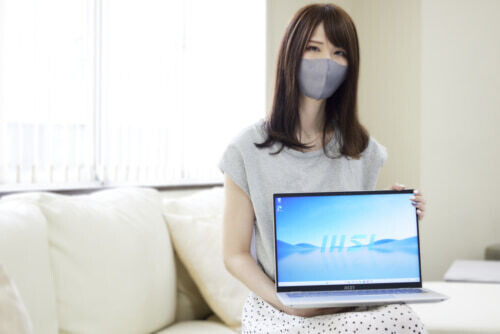 「パソコンは生活必需品。いくら投資しても損はない」YouTuber・小森ひき子が絶賛したノートPCとは？
