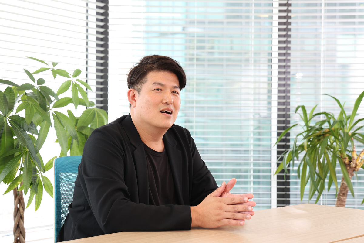 西山さんインタビューカット1
